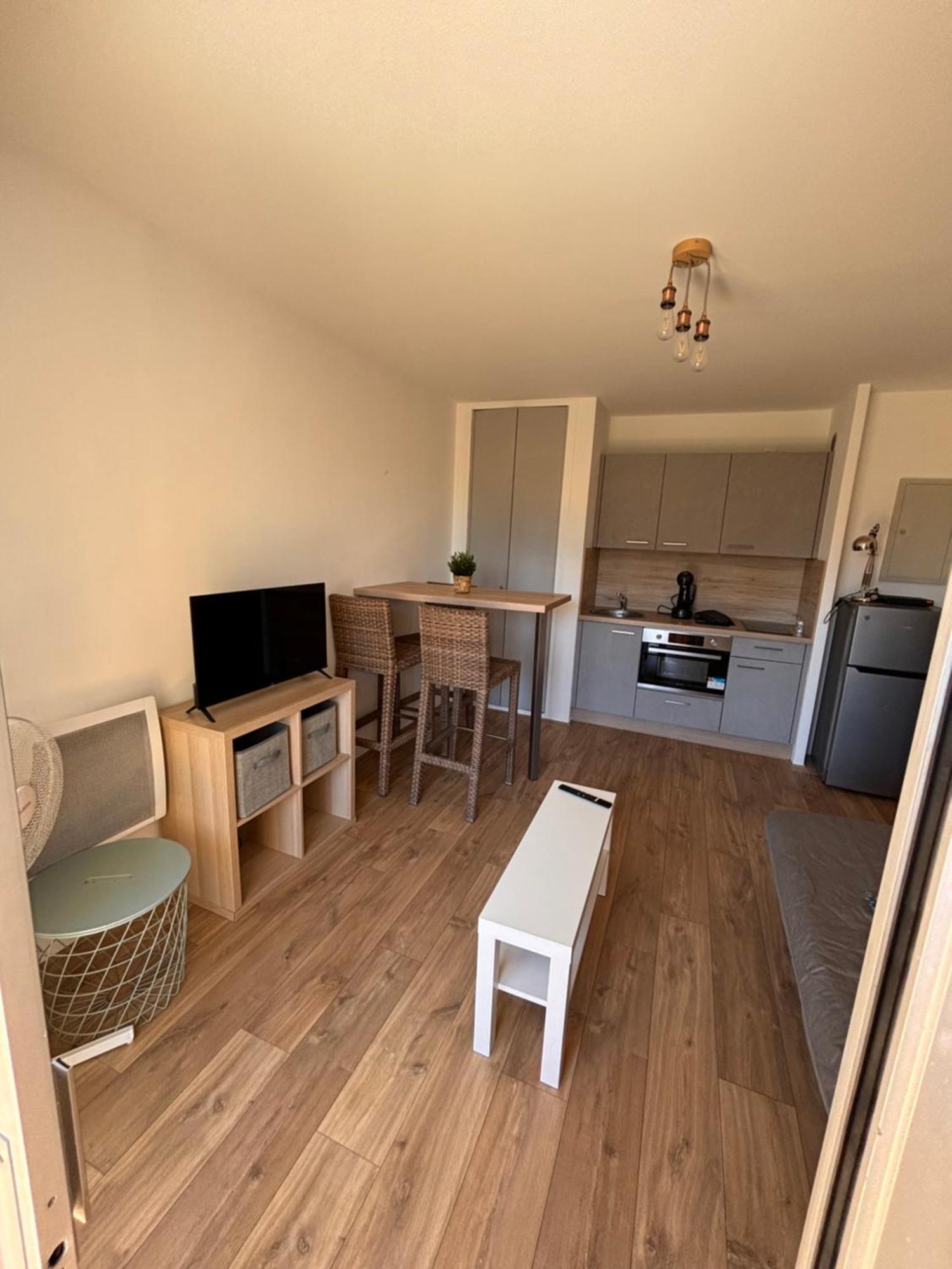 Beau Studio 300 M De La Plage Avec Parking Apartment La Ciotat Bagian luar foto