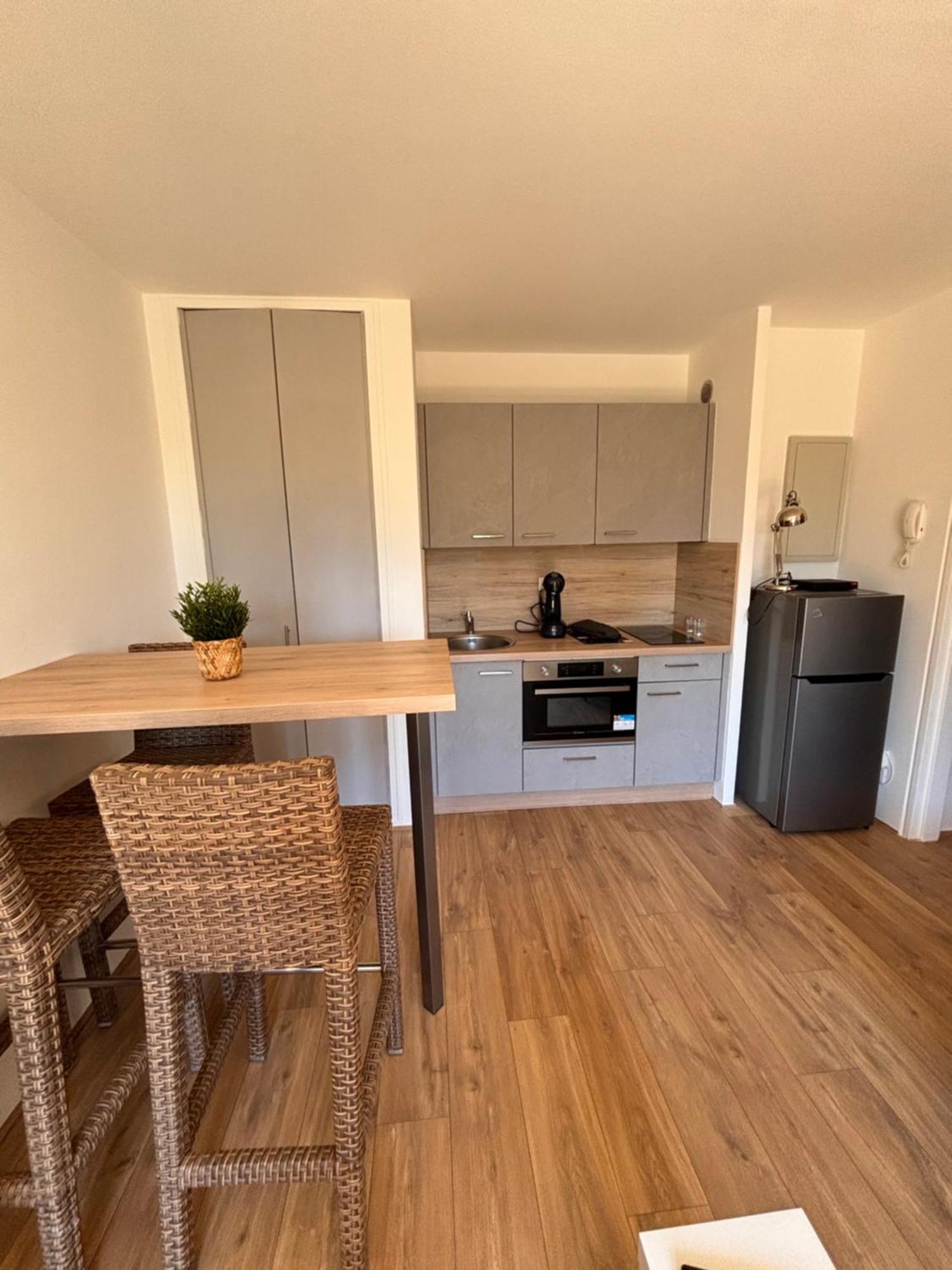 Beau Studio 300 M De La Plage Avec Parking Apartment La Ciotat Bagian luar foto