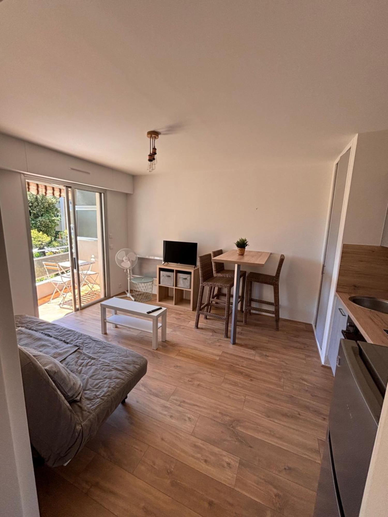 Beau Studio 300 M De La Plage Avec Parking Apartment La Ciotat Bagian luar foto